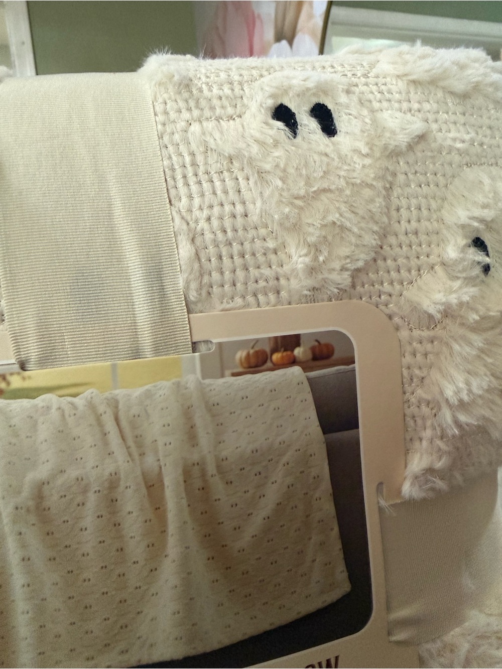 !ShipsTODAY! 👻 VIRAL Costco Embroidered Faux Fur ghost Throw Blanket Halloween